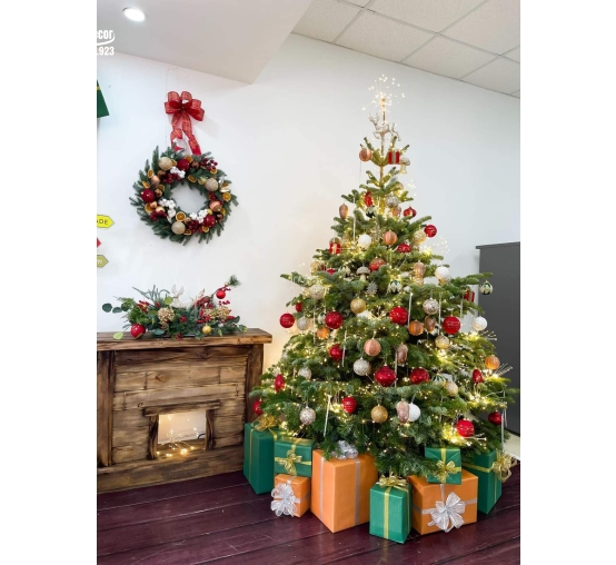 Mẫu Trang Trí Cây Thông Noel 5