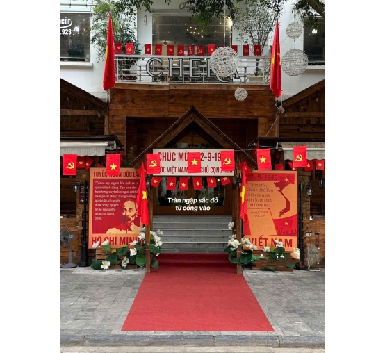 TRANG TRÍ NGÀY LỄ HÌNH 40