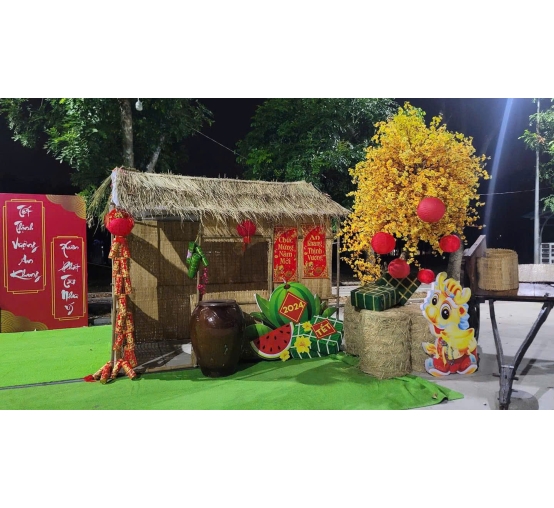 TRANG TRÍ NGÀY LỄ HÌNH 28