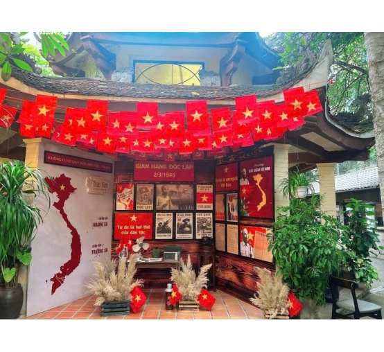 TRANG TRÍ NGÀY LỄ HÌNH 44